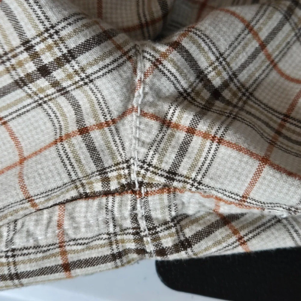 Urban‎ Up Shorts Mens 40 Beige Brown Plaid Flat Front Cotton Casual Chino
